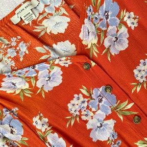 American Eagle Women Contemporary Floral Top Size Medium